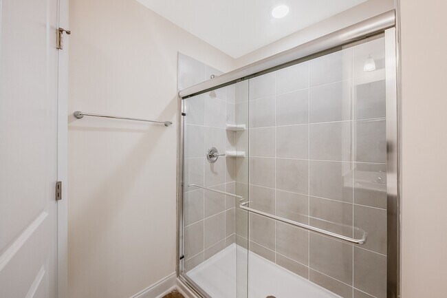 Building Photo - 3 Bedroom Townhome with Garage Angier