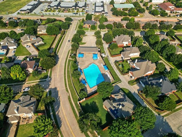 Building Photo - 7700 Red Clover Dr