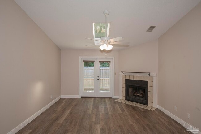 Building Photo - 5051 Grande Dr