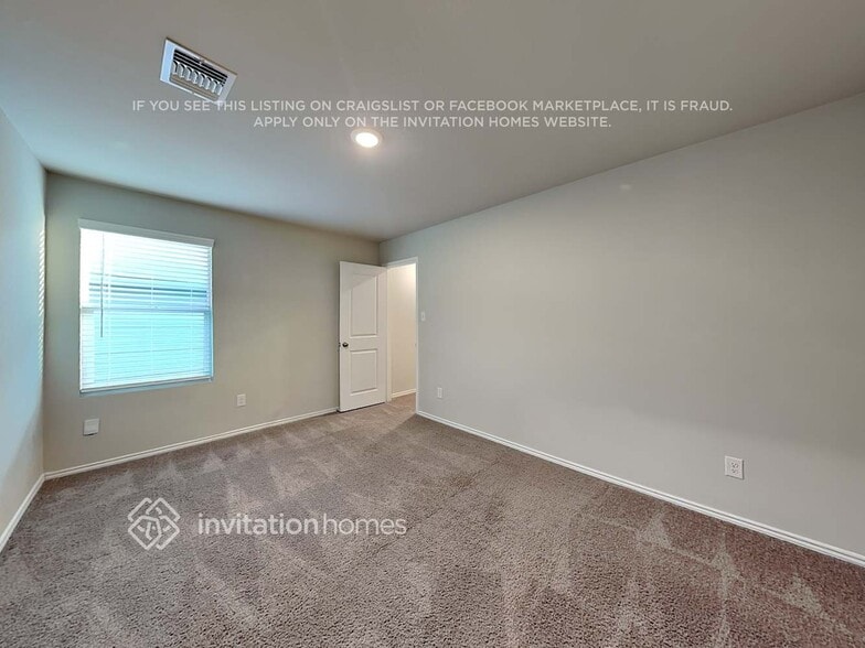 Building Photo - 5715 Leon Pl