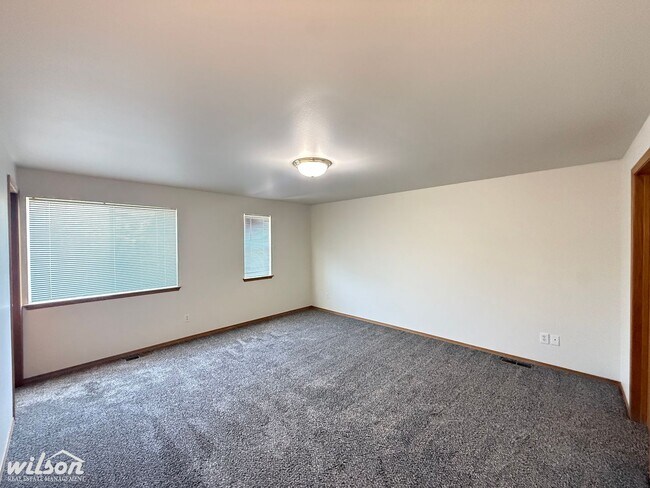 Building Photo - 7400 Richey Rd