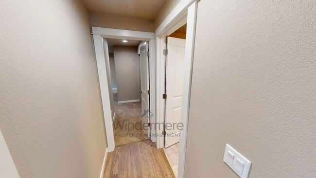 Building Photo - 221 Laurel St