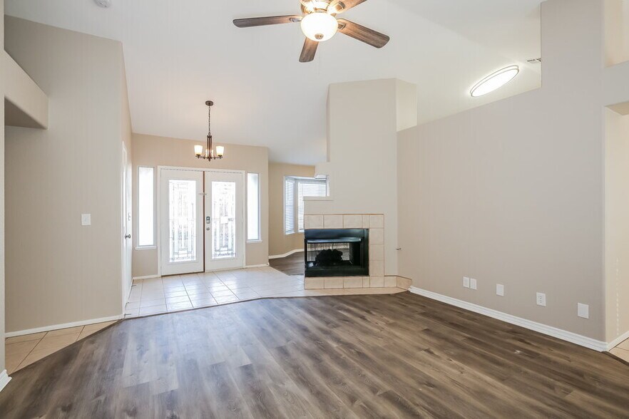 Building Photo - 4409 Ocean Breeze Ave