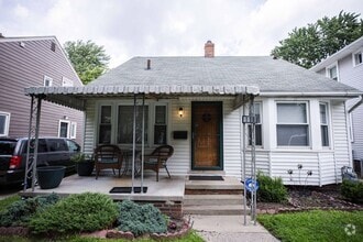 Building Photo - Beautifully updated two bedroom home in We...