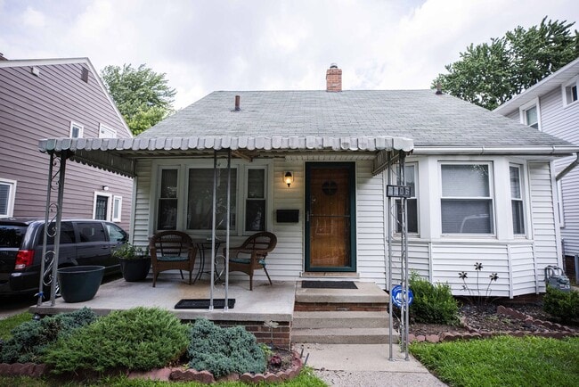 Primary Photo - Beautifully updated two bedroom home in We...