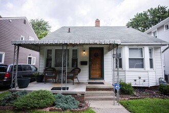 Building Photo - Beautifully updated two bedroom home in We...