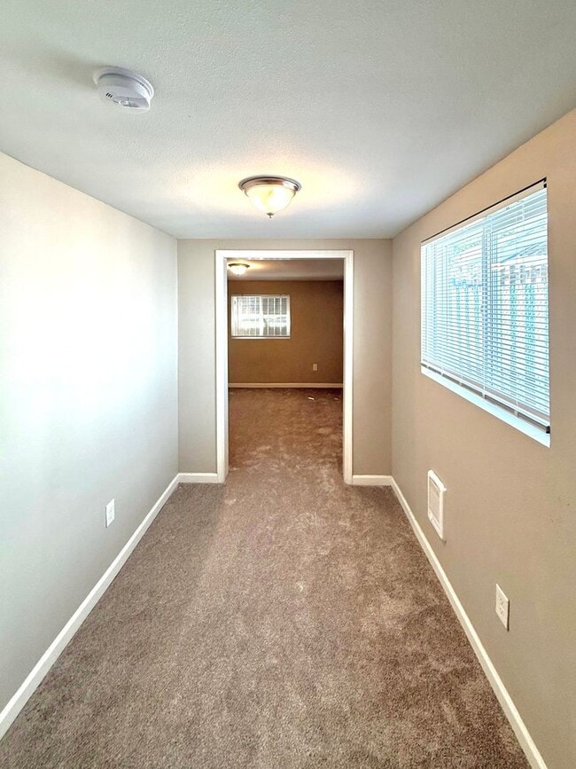 Building Photo - Charming 2-Bed, 1-Bath White Center Home