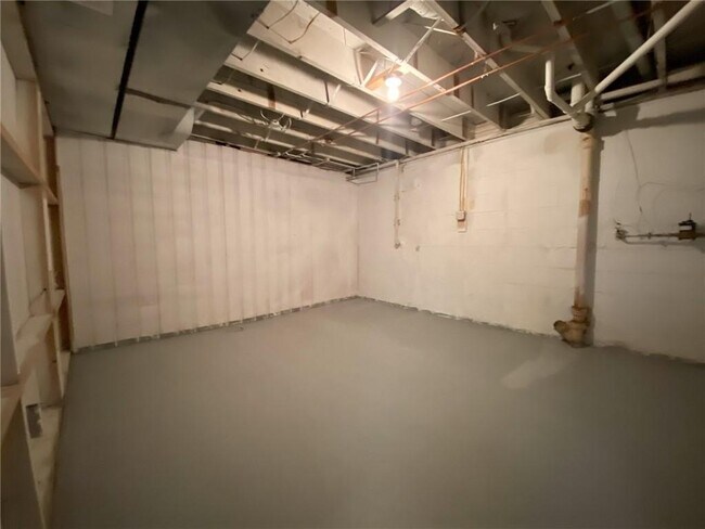 Building Photo - 151 Thorne Rd