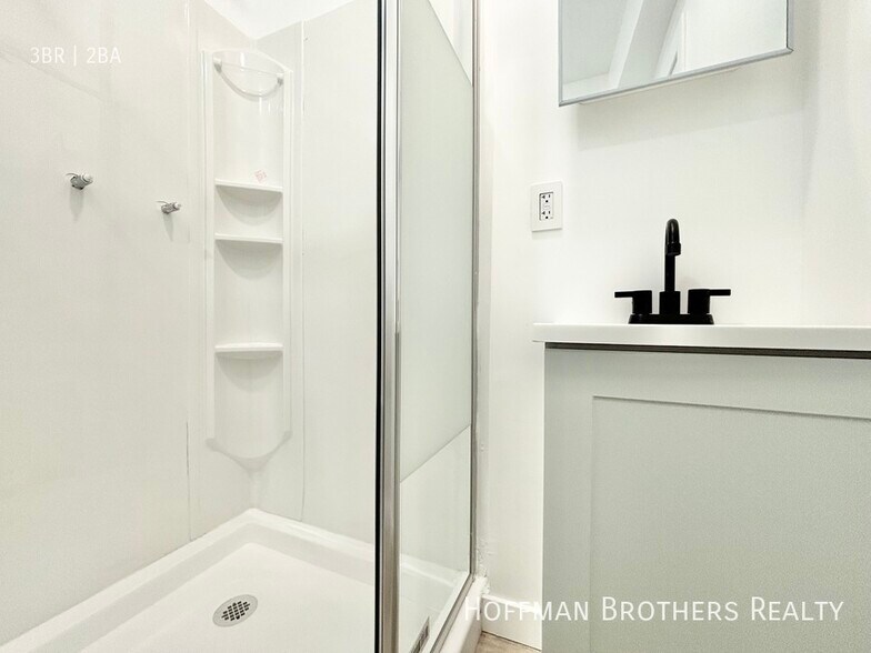 Building Photo - 1518 11th Pl