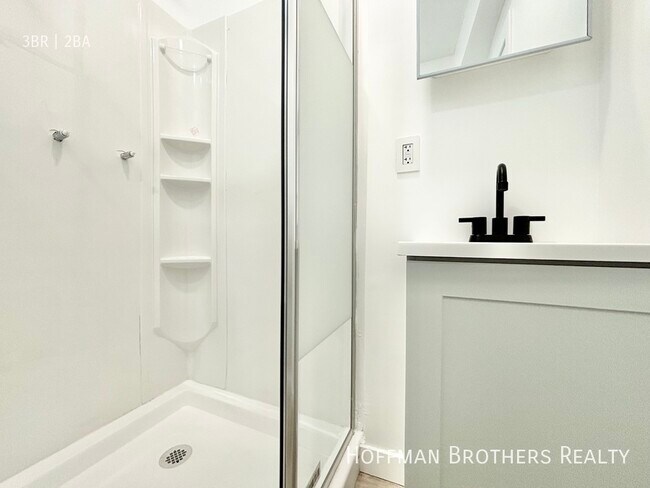 Building Photo - 1518 11th Pl