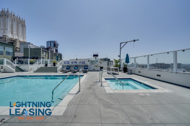 Building Photo - 939 S Broadway-1008