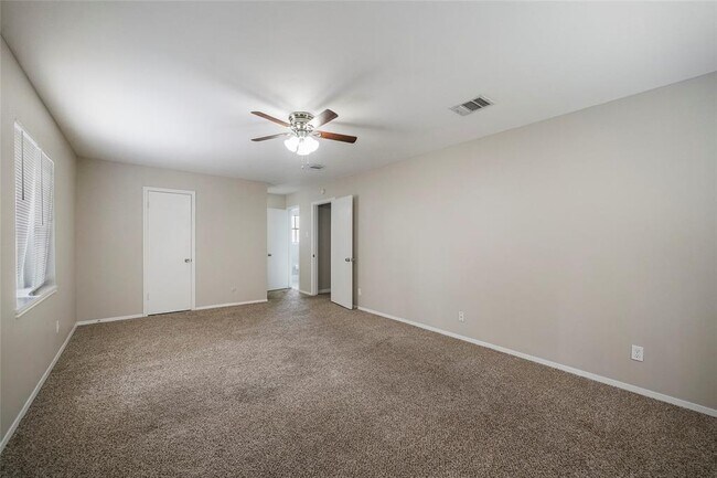 Building Photo - 643 Ames St