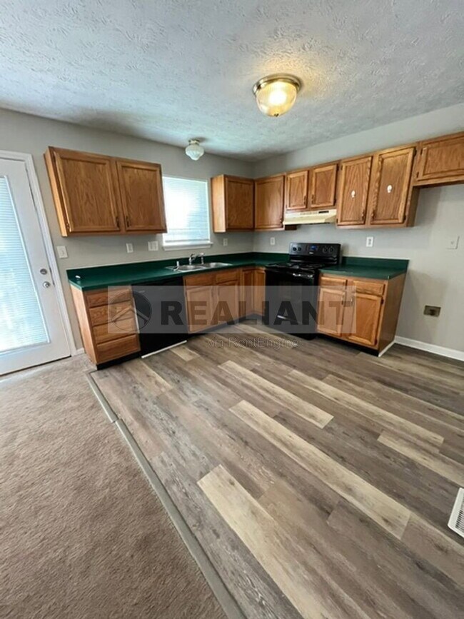 Building Photo - 3851 Sugar Creek Dr