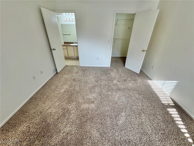 Building Photo - 555 E Silverado Ranch Blvd