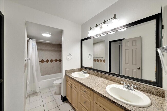 Building Photo - 6301 Newtown Cir