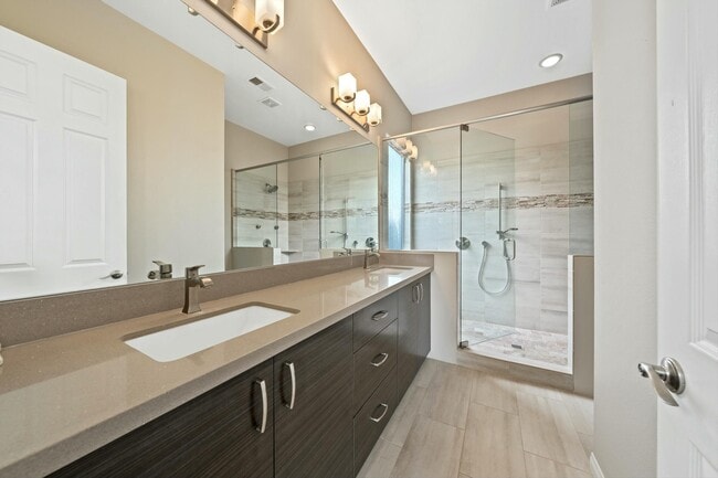Building Photo - 79862 Amora Dr