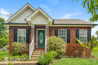 Building Photo - Charming 3 Bedroom Nashville Home