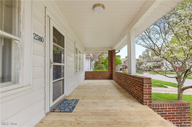 Building Photo - 2580 Whitelaw St