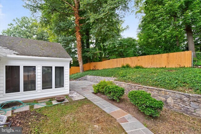 Building Photo - 5510 Christy Dr