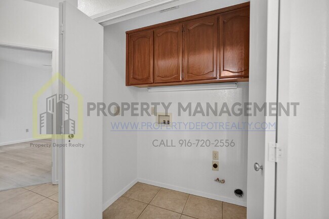 Building Photo - Charming 3-Bedroom Home with 2 Baths