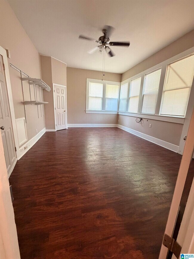 Building Photo - 3017 Ensley Ave