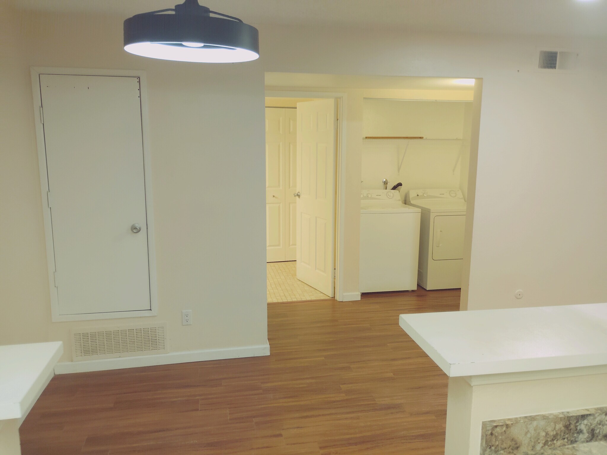 Building Photo - 8555 Fairmount Dr