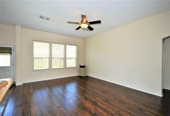 Building Photo - 2608 Courtyard Ln