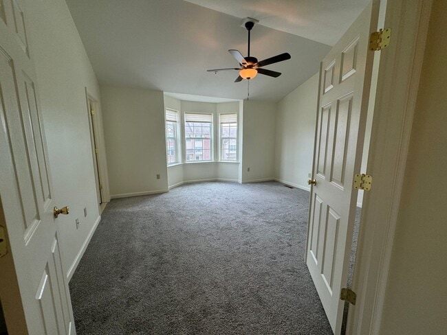 Building Photo - THREE BEDROOM TOWNHOUSE- East Penn Schools