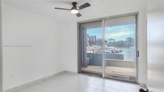 Building Photo - 1700 NW N River Dr