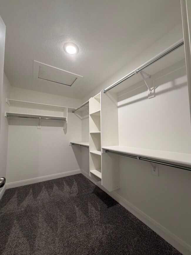 Building Photo - 237 E 960 N