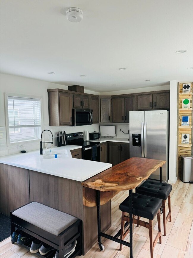 Building Photo - Single family home in the Town of Crested ...