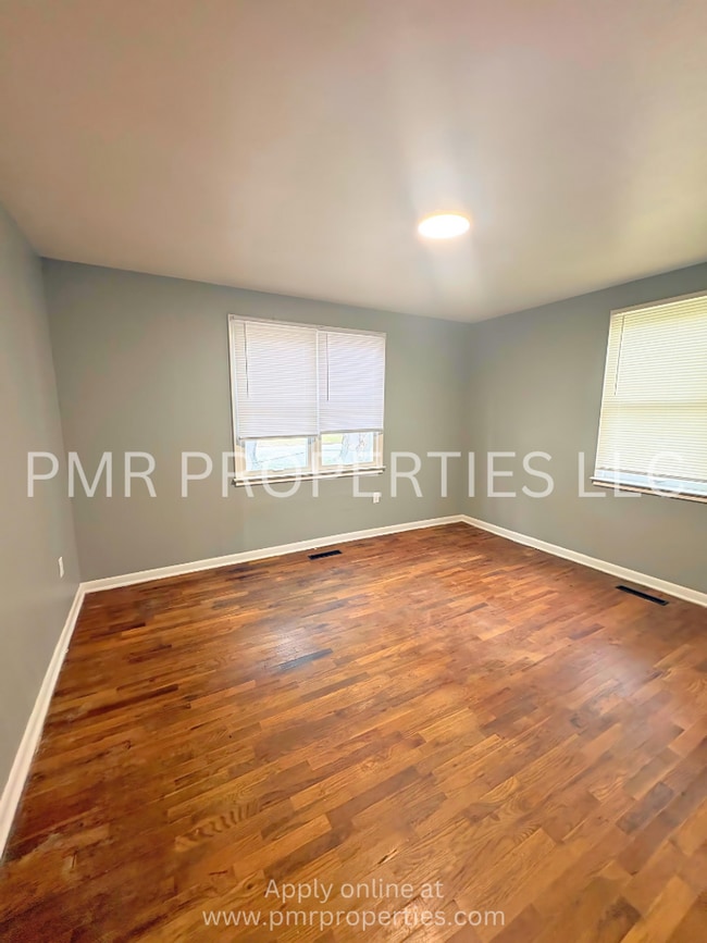 Building Photo - 2 Bedrooms/1 Bathroom House