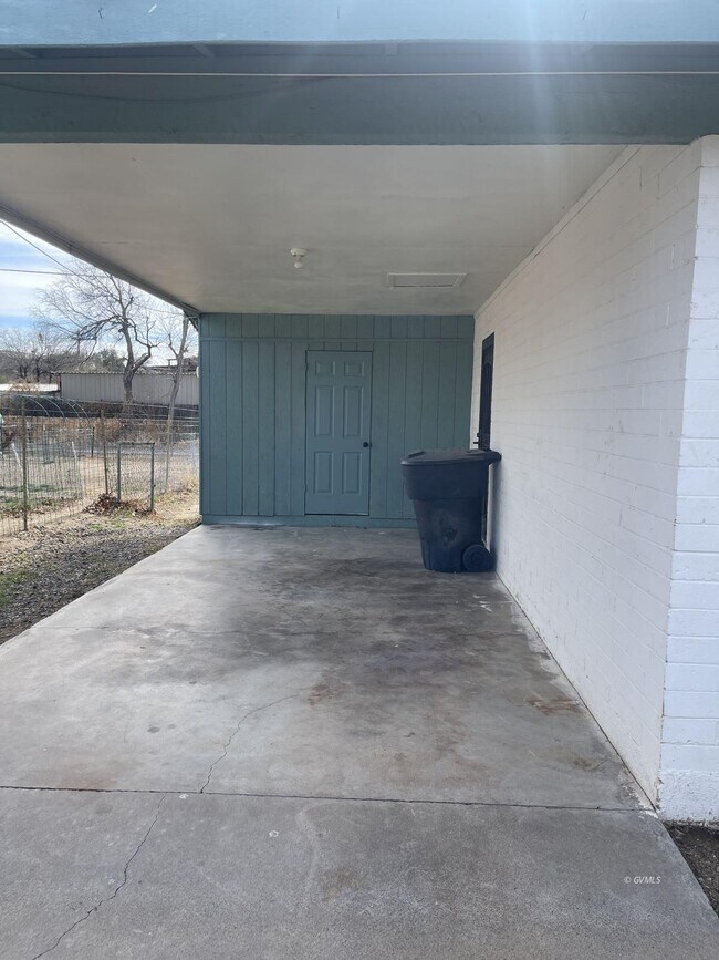 Building Photo - 1301 Tucson St