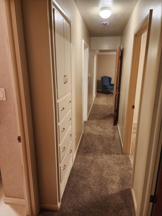 Building Photo - 5065 S 300 W
