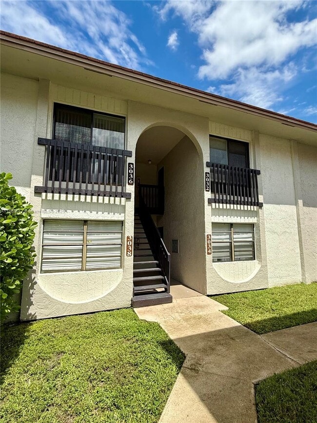 Primary Photo - 3032 Coral Ridge Dr