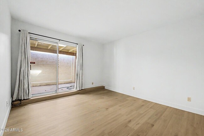 Building Photo - 5207 S Hazelton Ln