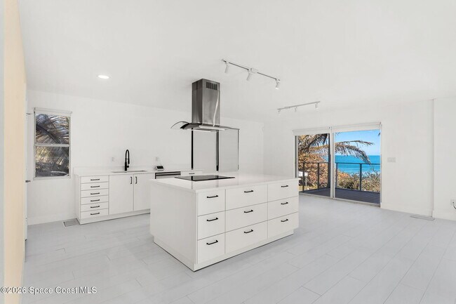 Building Photo - 9085 Jimmy Buffett Mem Hwy