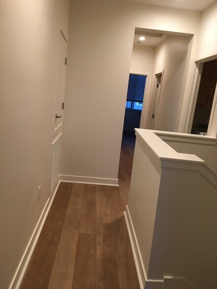 Building Photo - 5665 Stinson Way