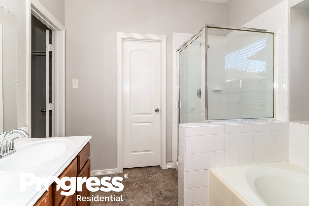 Building Photo - 12015 Raven View Dr