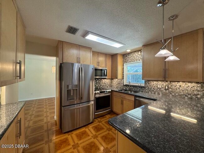 Building Photo - 4350 Candlewood Ln