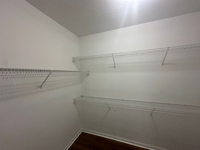 Building Photo - Beautiful 5 BR, 2.5 BA Home in Columbia County!