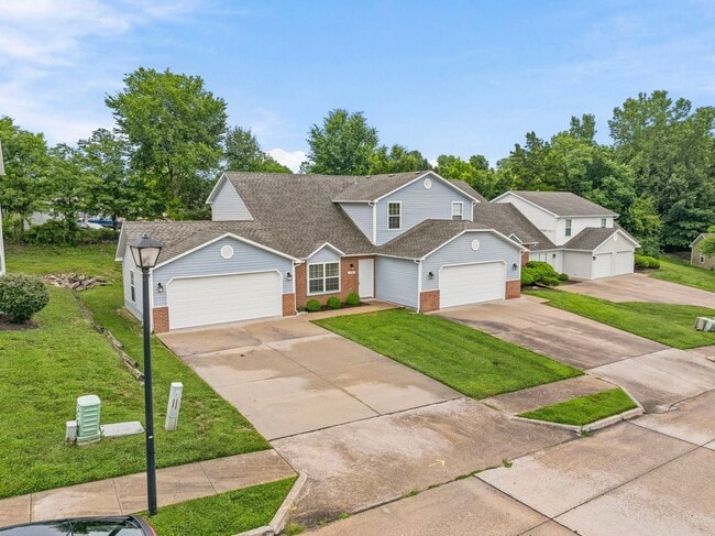 Building Photo - 5004-5006 Betty Jean Way