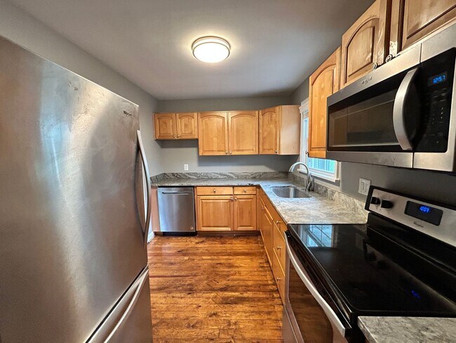 Building Photo - 1124 Bridle Ln