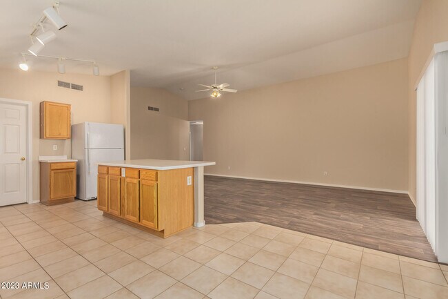 Building Photo - 9012 W Tony Ct