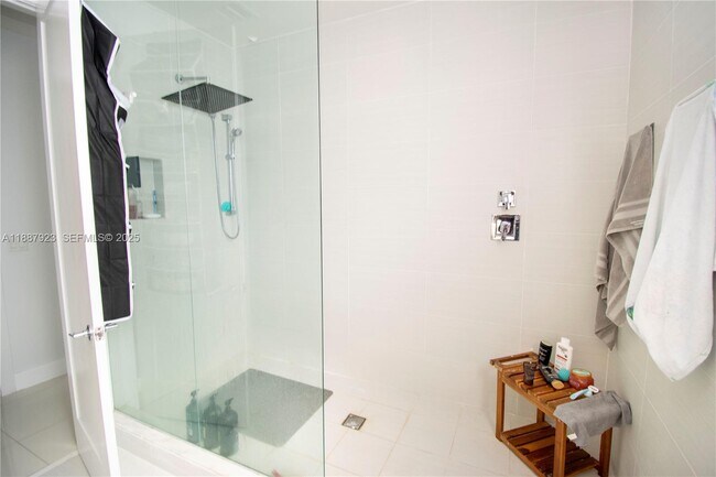 Building Photo - 6320 NW 104th Path