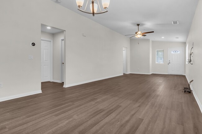 Building Photo - 7695 Freda Ave