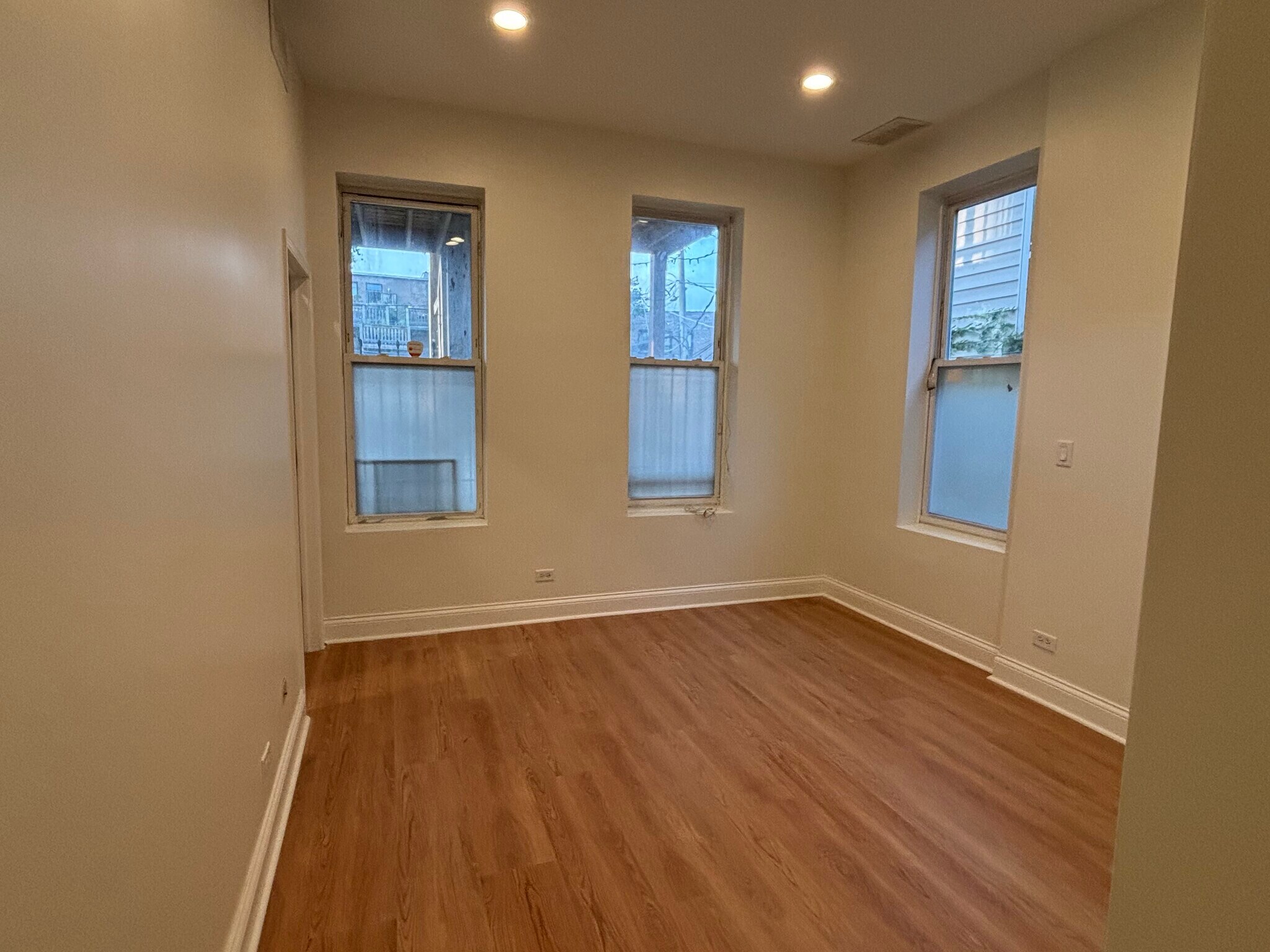 Main level primary bedroom 1 - 2608 W Evergreen Ave