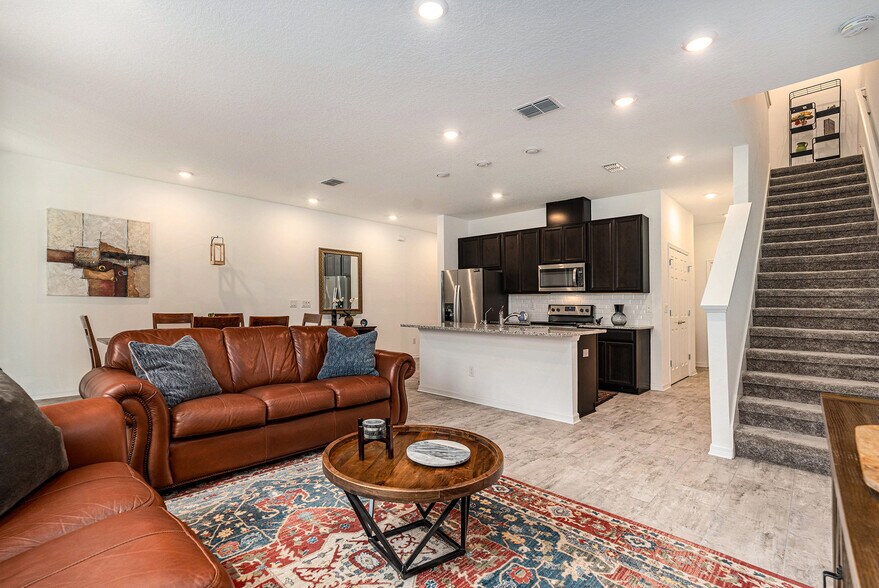 Building Photo - 1105 Lady Gouldian Ct
