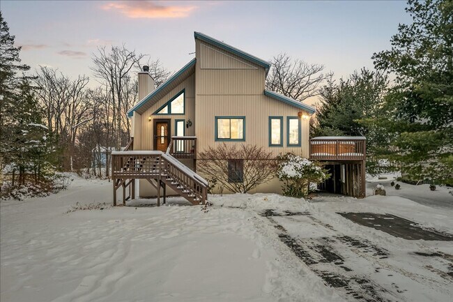 Building Photo - 157 Seminole Trail