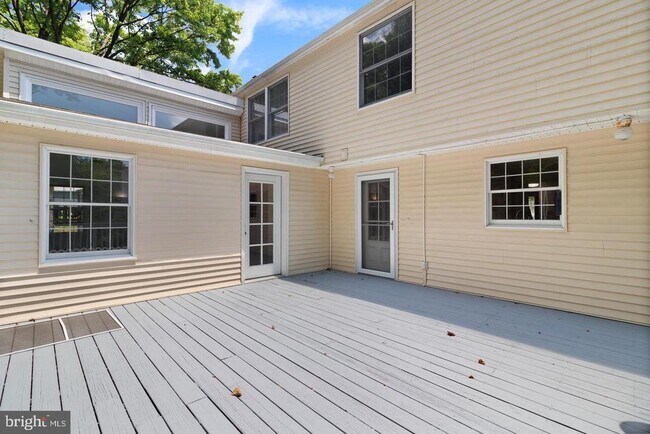 Building Photo - 8084 Winding Way Ct